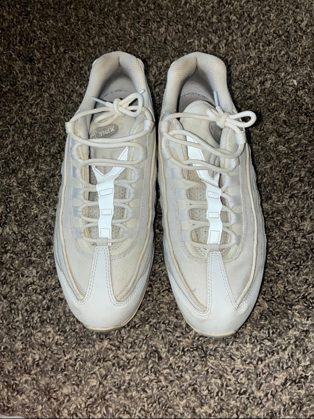 Nike Men’s White/Tan Low-Top Sneakers